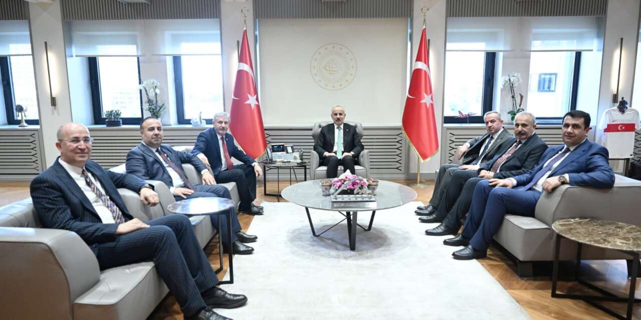 AK Parti Hakkari Heyeti Ankara’da Bakan Uraloğlu ile görüştü