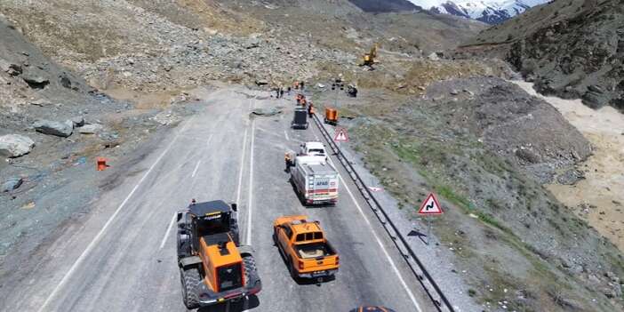 Van-Hakkari Karayolu 22 Nisan’da da kapalı