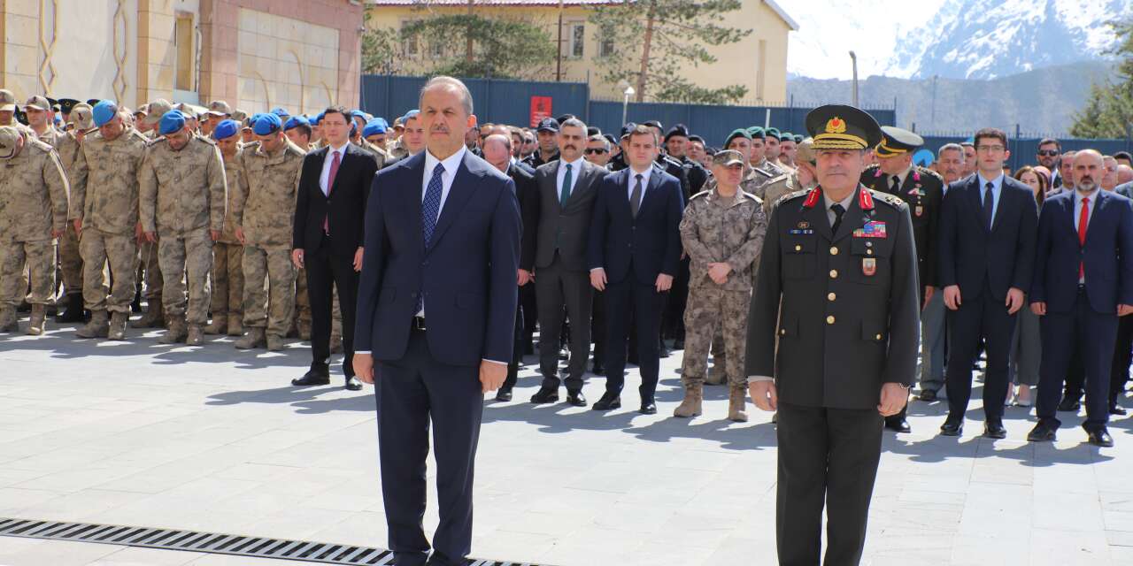 Hakkâri’nin kurtuluşu törenlerle kutlandı