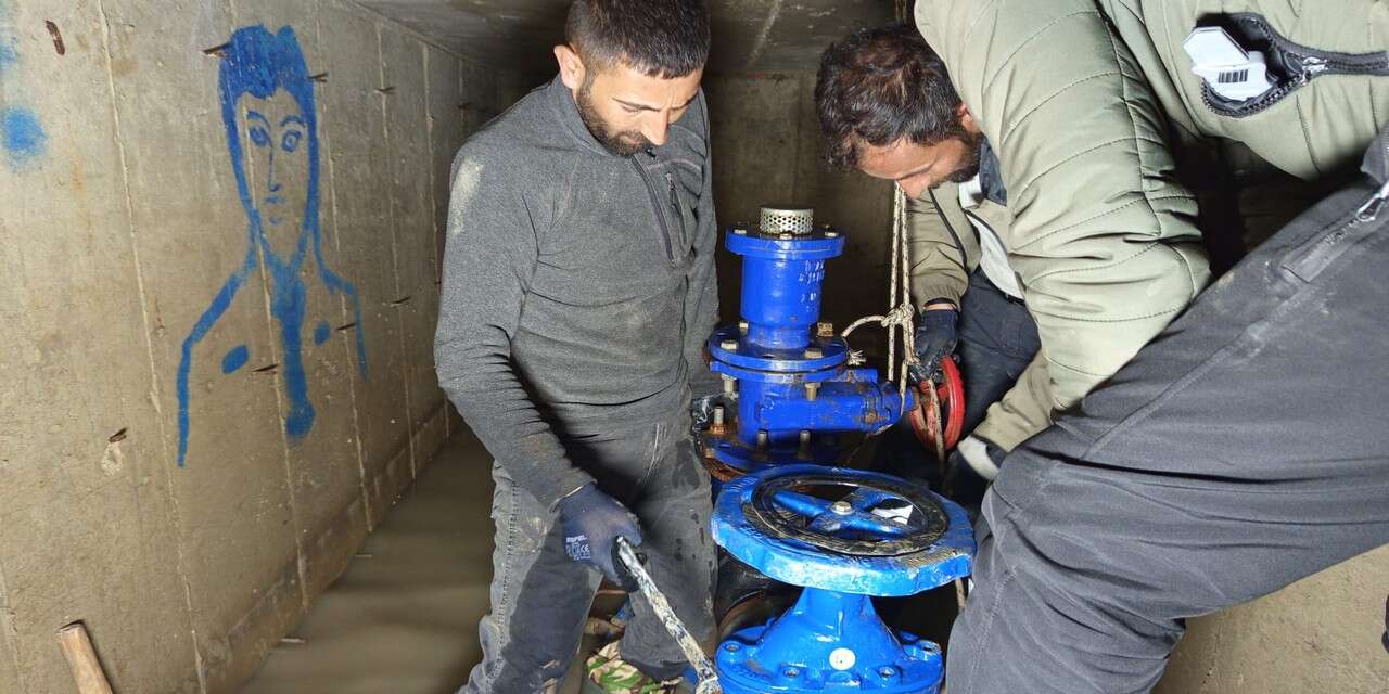 Belediye ekipleri gece çalışıp arızayı giderdiler