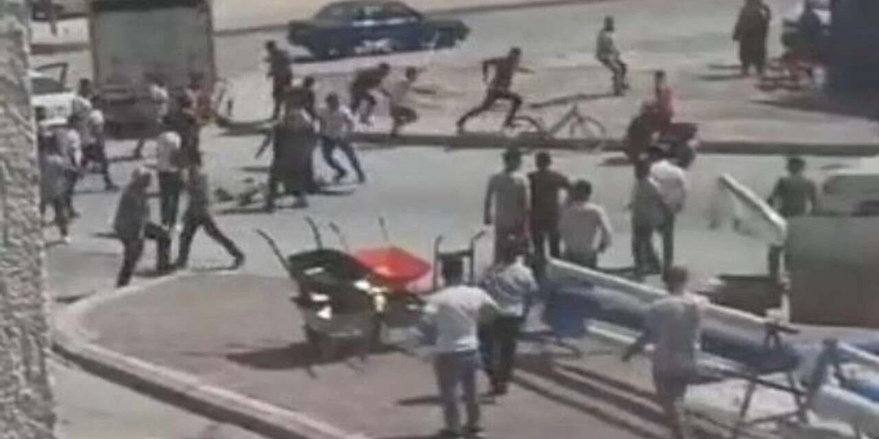 Taşlı sopalı kavga 2'si ağır 29 yaralı