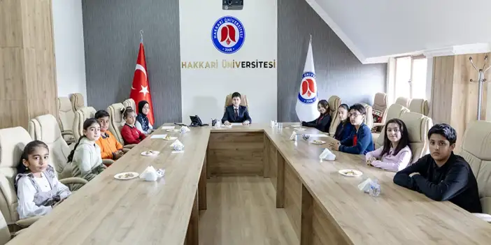 Hakkari üniversitesi 23 Nisan’a Özel Çocuk senatosu gerçekleştirildi