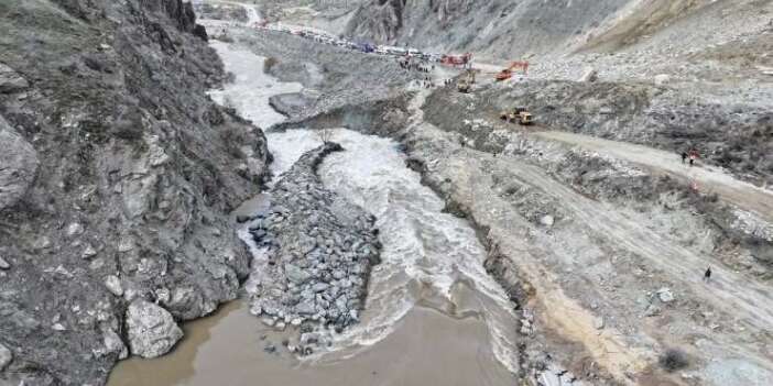 YOLUN SUSTURDUĞU ŞEHİR: HAKKARİ