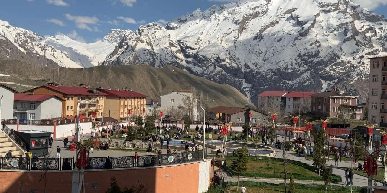 Hakkari’de Deprem korkusu: Vatandaşlar parklara akın etti