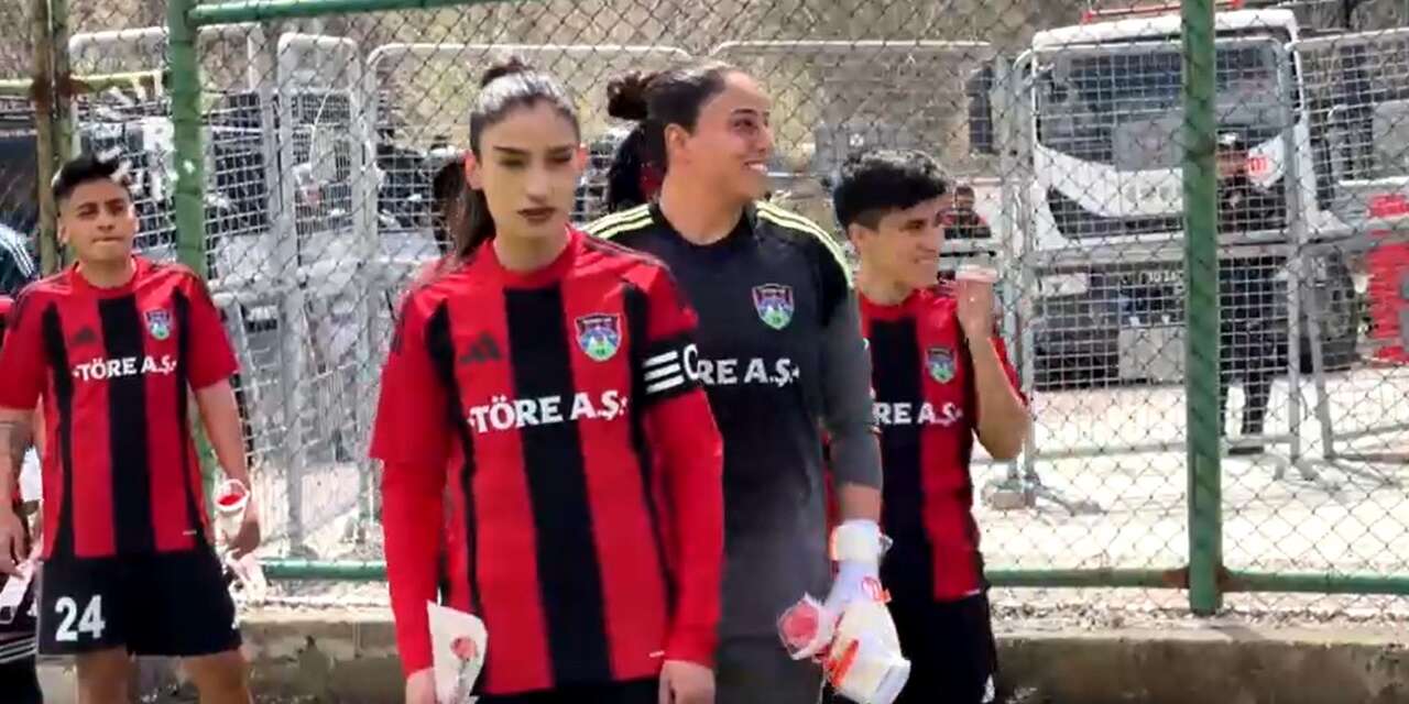 Gever’in kızları Galatasaray’ı devirdi!