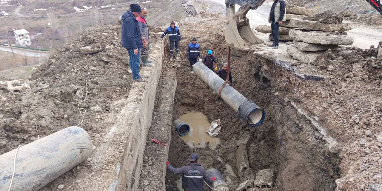 Heyelanlar su hatlarını vurdu