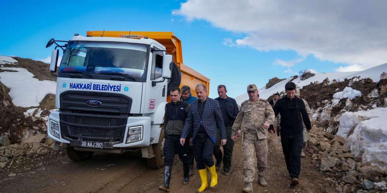 Hakkari'de ikinci alternatif yolda çalışmalar sürüyor