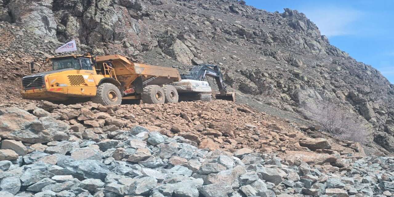 Ölmez madencilikten alternatif yola araç desteği