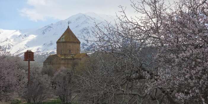 Akdamar Adası Baharla renklendi
