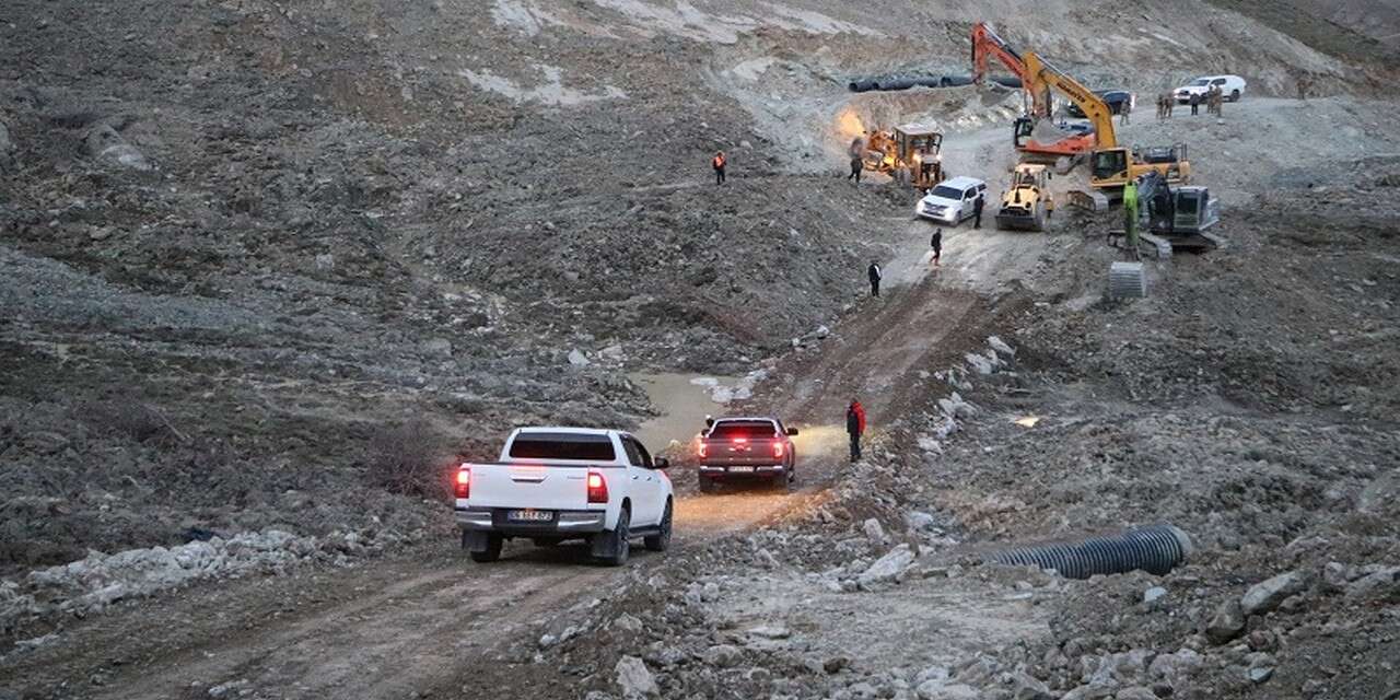 Hakkari - Van Karayolu Ulaşıma Açıldı