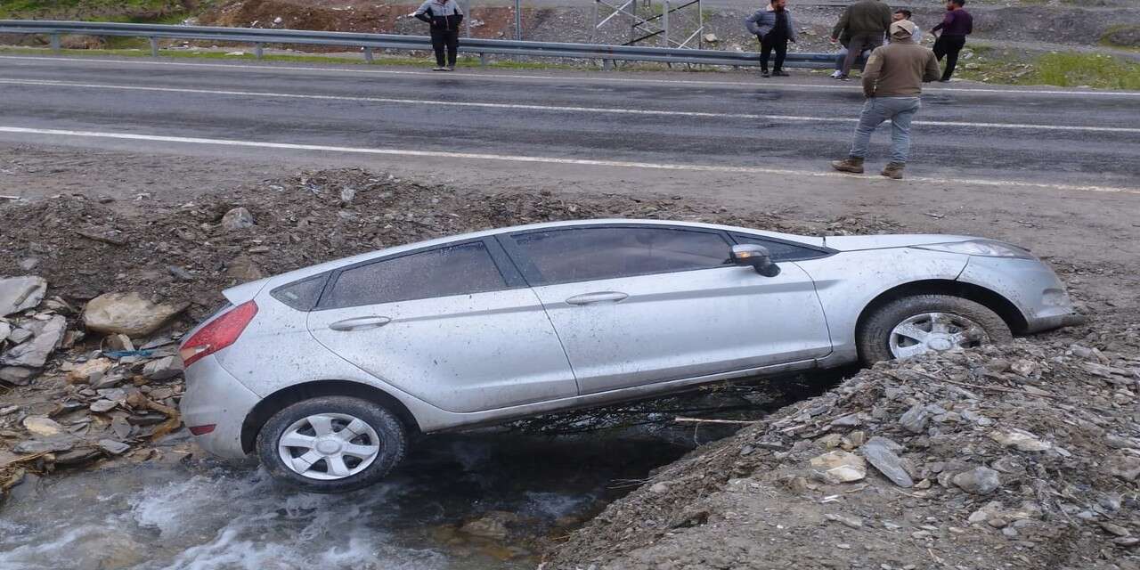 Hakkari Kırıkdağ da trafik kazası iki yaralı