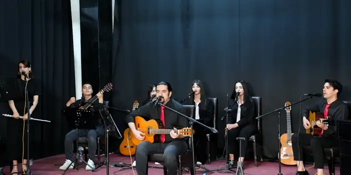 Hakkari'de Nostaljik Nisan Konseri