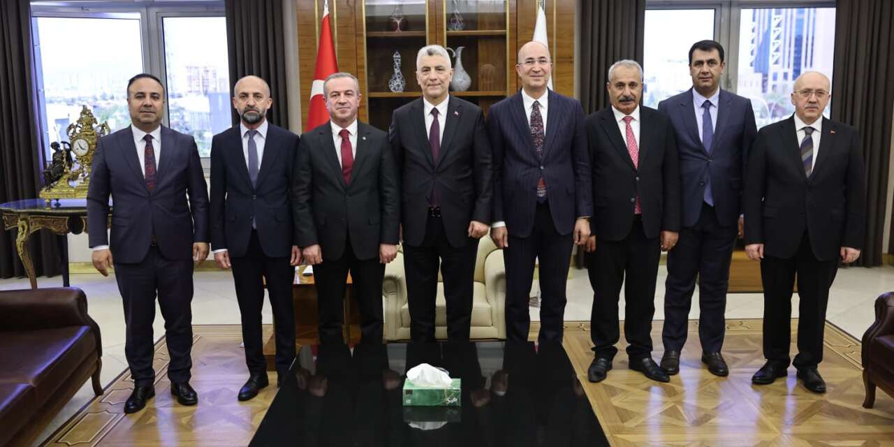 Hakkari'deki başkanlardan bakan Polat'a ziyaret