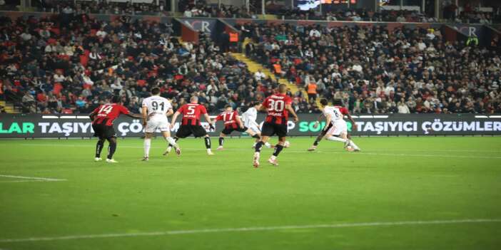 Süper Lig’de Beşiktaş Farkı: 2-0