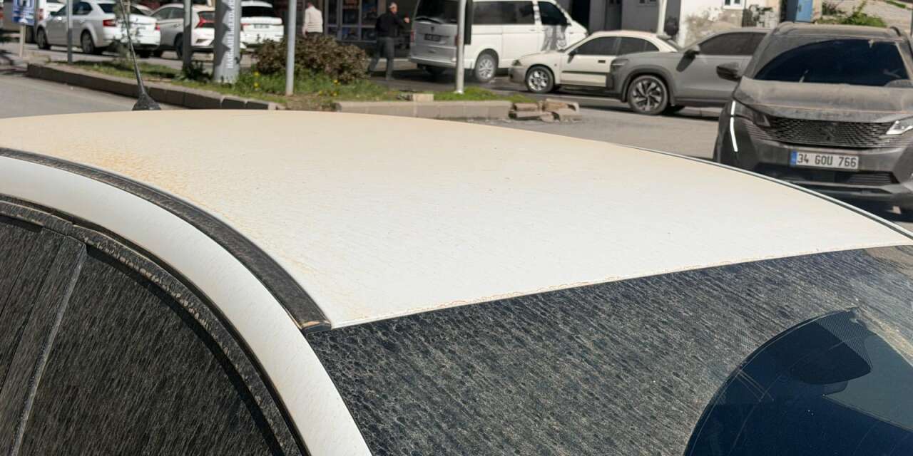 Hakkâri'ye çamur yağdı