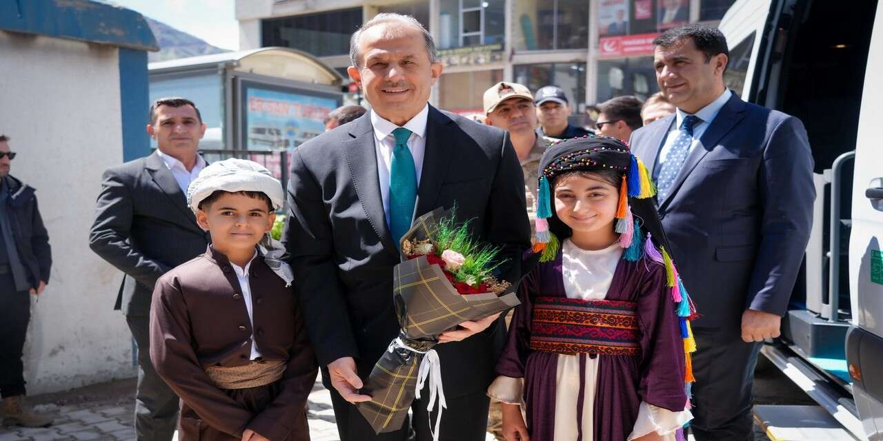 Vali Taşyapan Şemdinli'de ziyaretlerde bulundu