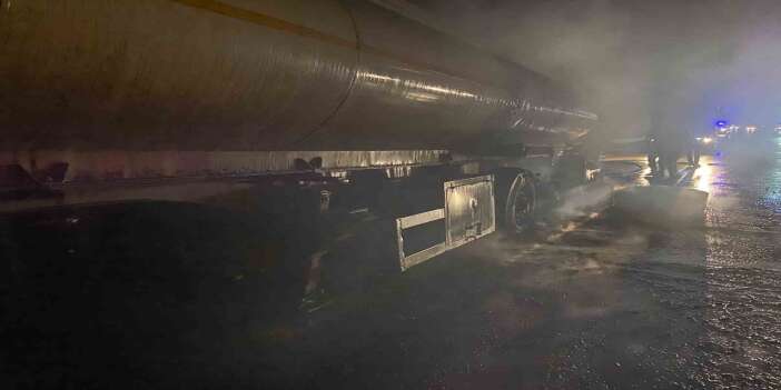 Seyir Halindeki Tanker Alevlere Teslim Oldu