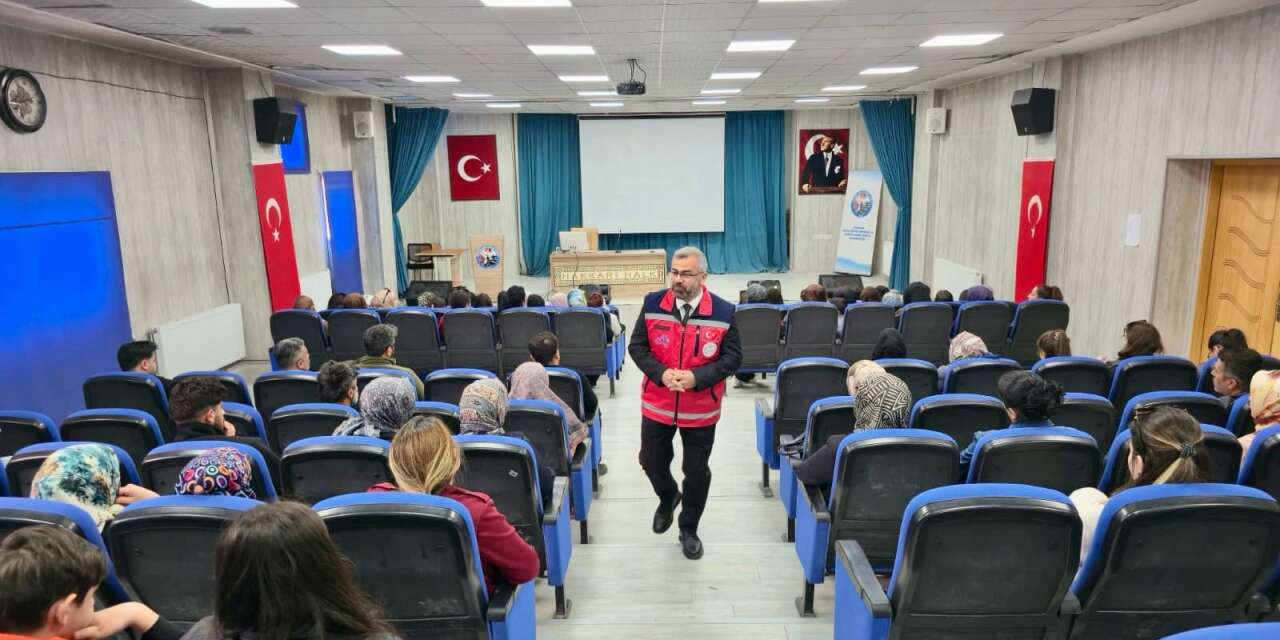 Hakkari’de oryantasyon eğitimi