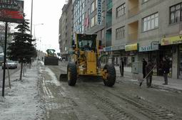 BAŞKAN YARDIMCISI HALKTAN ÖZÜR DİLEDİ