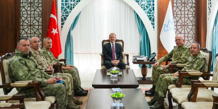 Korgeneral Topaloğlu Hakkâri Valiliği’ni ziyaret etti
