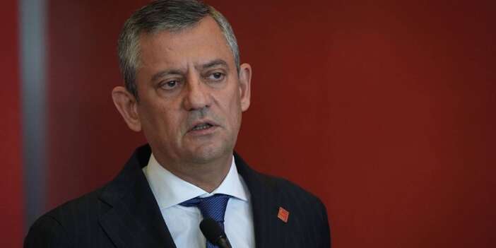Özgür Özel yeniden grup başkanı seçildi