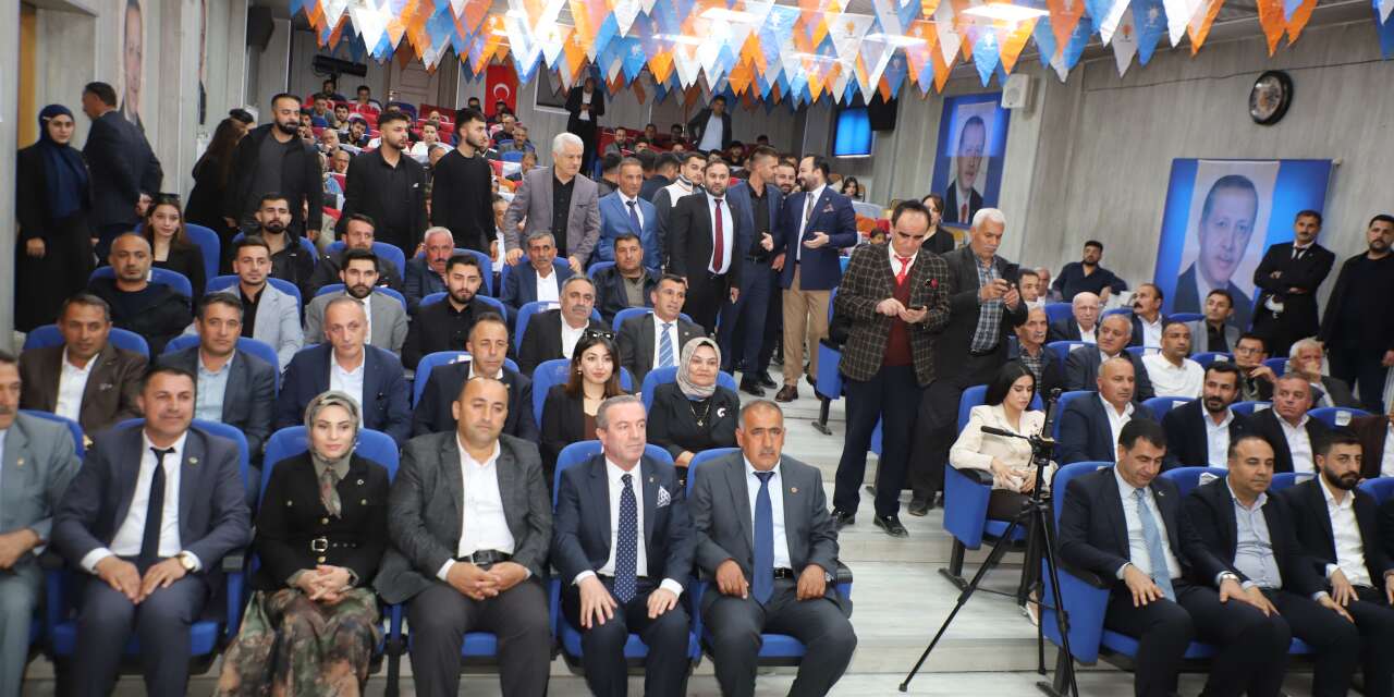 Başkan Kaya'dan ilçe ve belde başkanlarına övgü