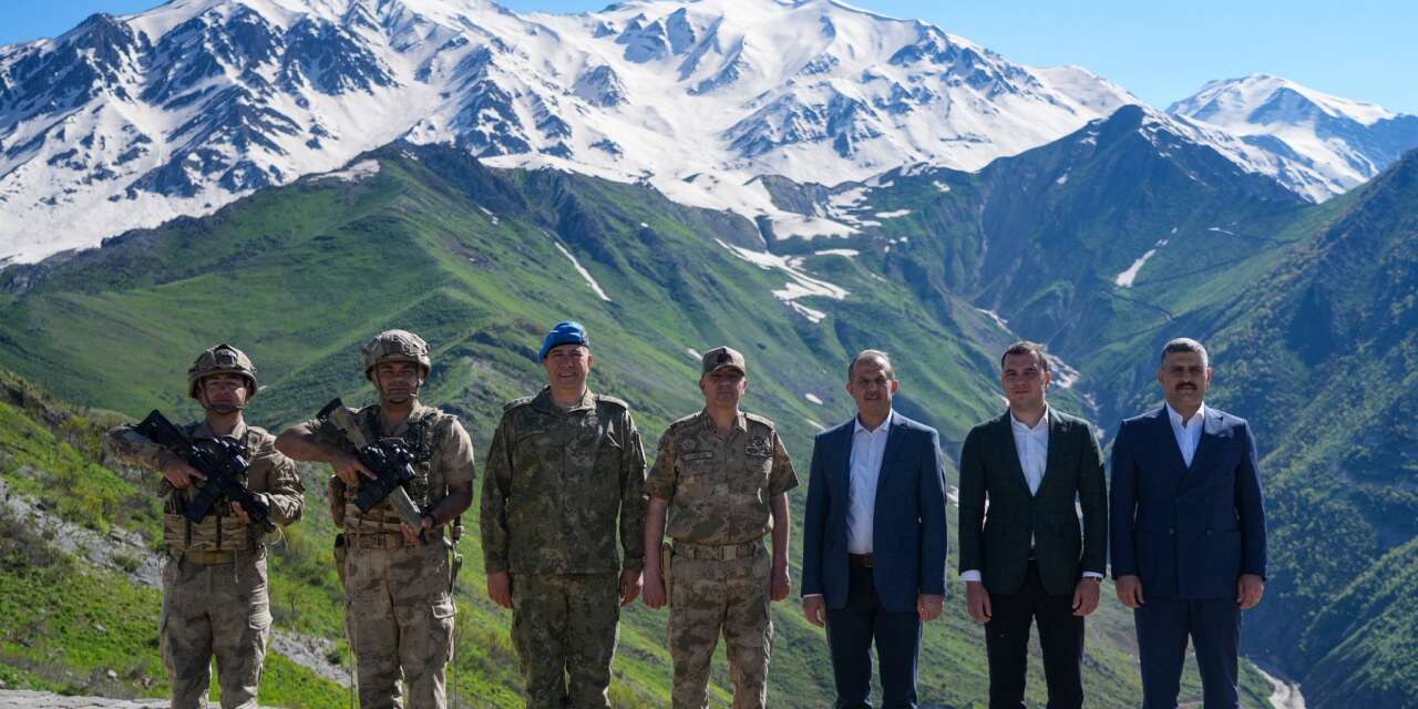 Vali Taşyapan'dan üs bölgelere  bayram ziyareti