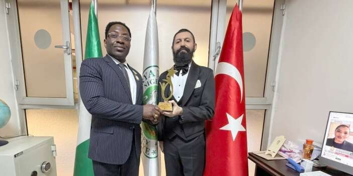 Akif Manaf “Nijerya-Türkiye Dostluk ve Barış Ödülü” ile onurlandırıldı