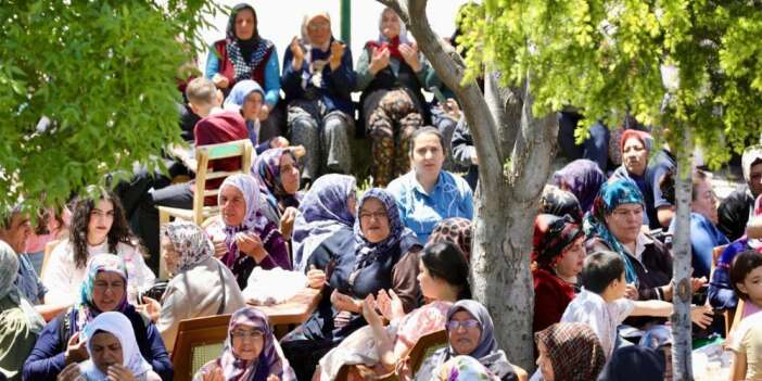 Yağmur Duası için binlerce el semaya kalktı