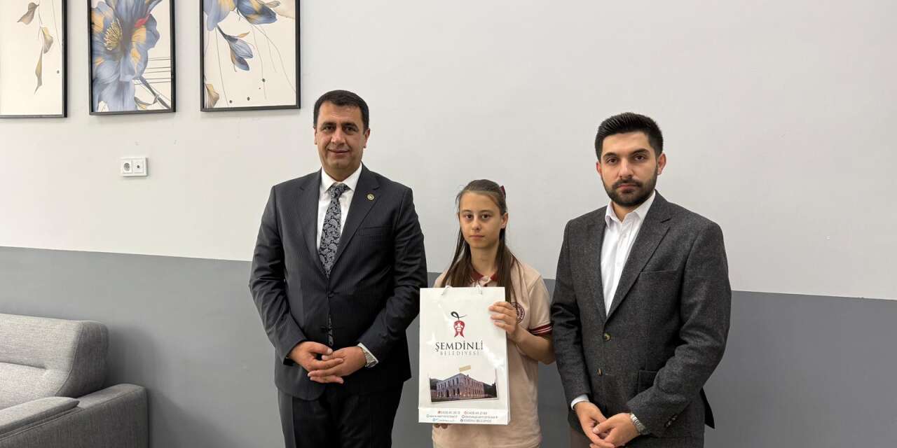 Başkan Şakar’dan Türkiye Birincisi Asmin’e tebrik ziyareti