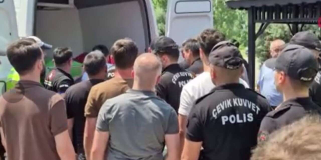 Genç polis memuru kalbine yenik düştü