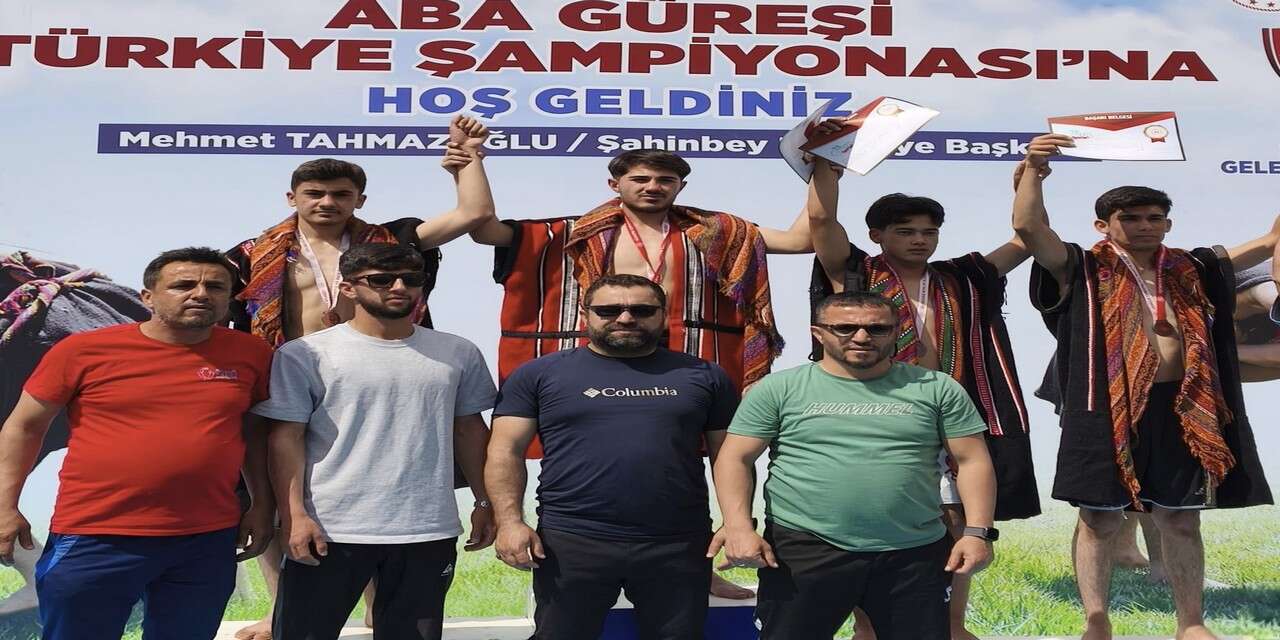 Geleneksel Aba Güreşi Türkiye Şampiyonası'nda Hakkâri rüzgâr