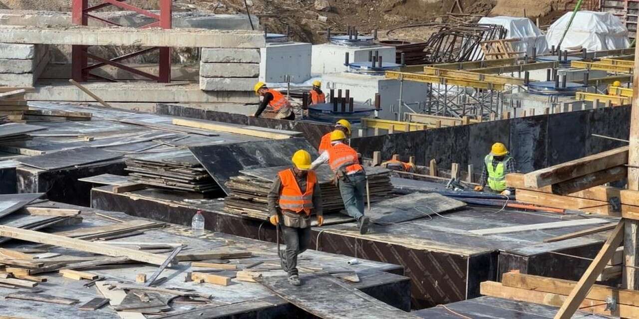 Yüksekova'da 100 yataklı hastane ek binası yükseli