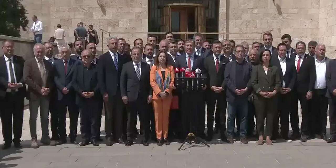 CHP'nin 72 il başkanı TBMM'de bir araya geldi