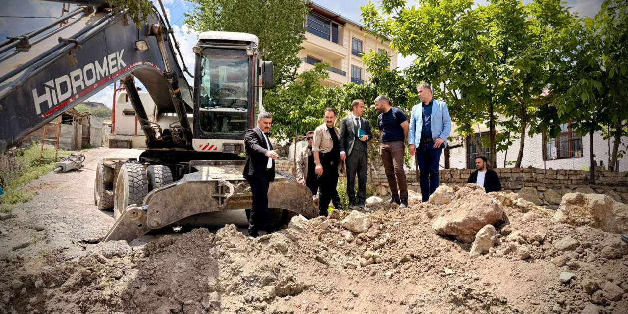 Hakkâri’de altyapı ve üstyapı çalışmaları yerinde 