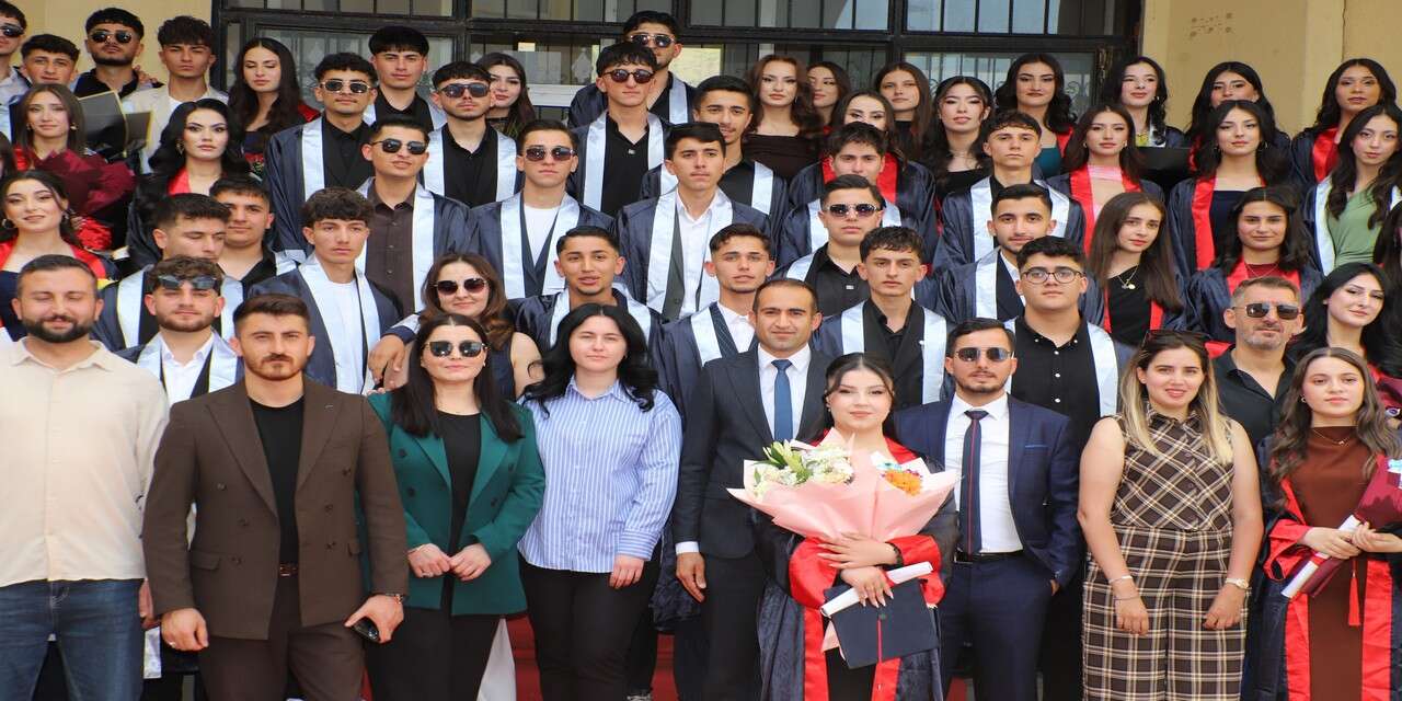 Atatürk Anadolu Lisesi’nde Mezuniyet Heyecanı