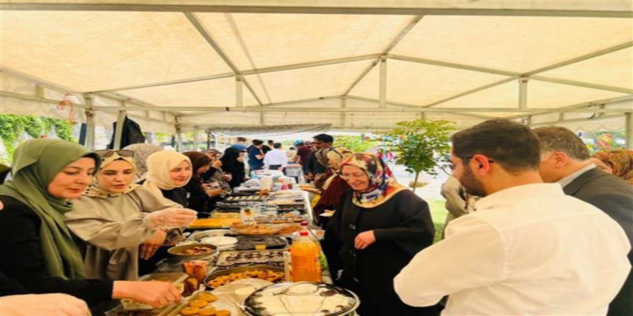 Hafızlık öğrencileri için hayır çarşısı kuruldu