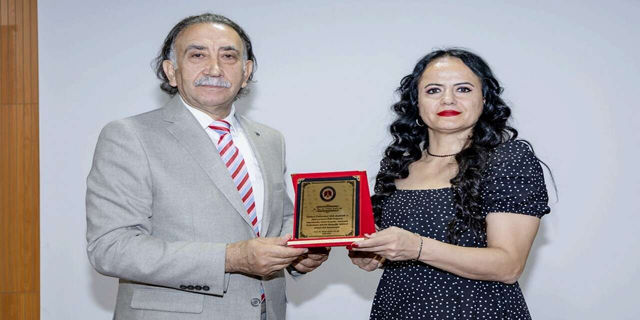 Hakkâri Üniversitesinde Ödül töreni düzenlendi