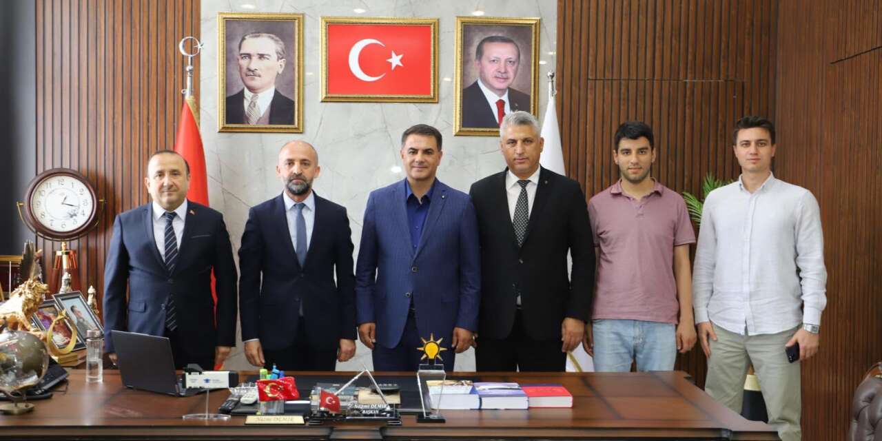 Çukurca Belediye Başkanı Demir, Kurum Müdürlerini ağırladı