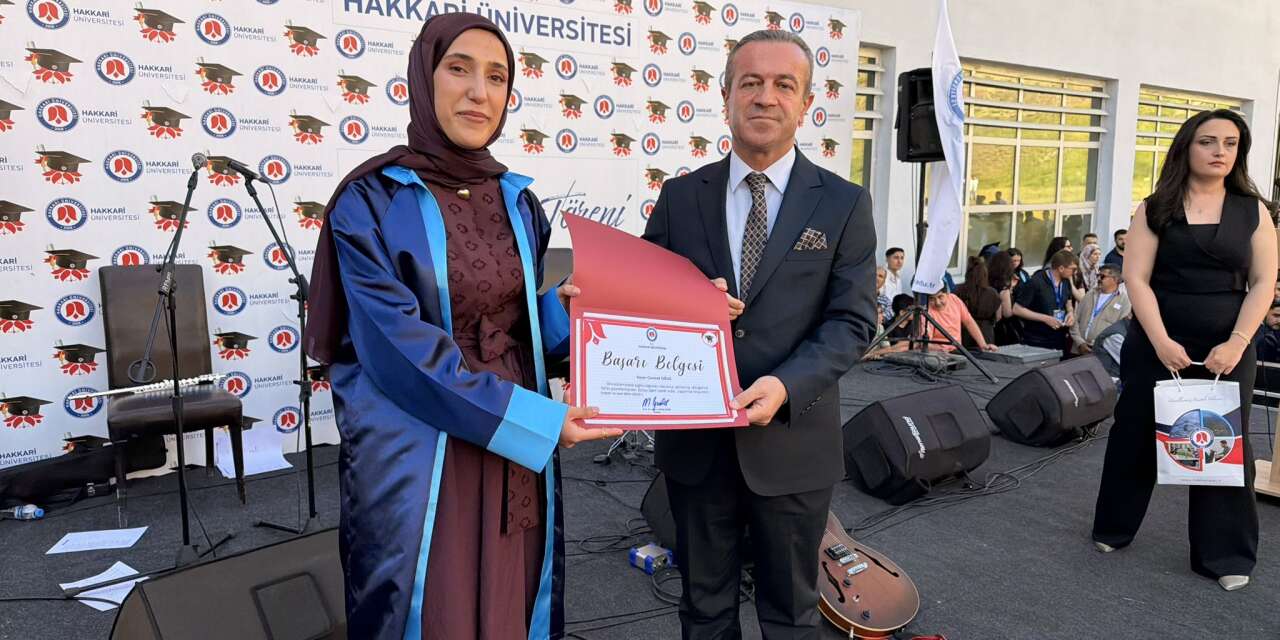 Başkan Kaya, mezuniyet sevincine ortak oldu