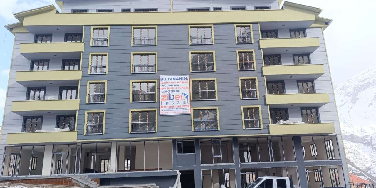 Hakkari'de Acilen Satılık 3+1 Daire