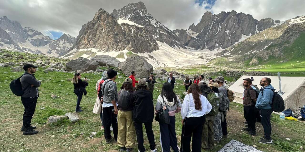 Buzulların Gölgesinde, cennete açılan yolculuk