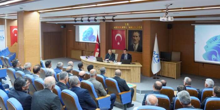 Vali Taşyapan, Merkez Köy Muhtarlarıyla bir araya geldi