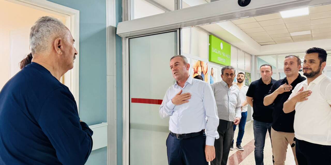 Başkan Kaya'dan hastalara moral ziyareti
