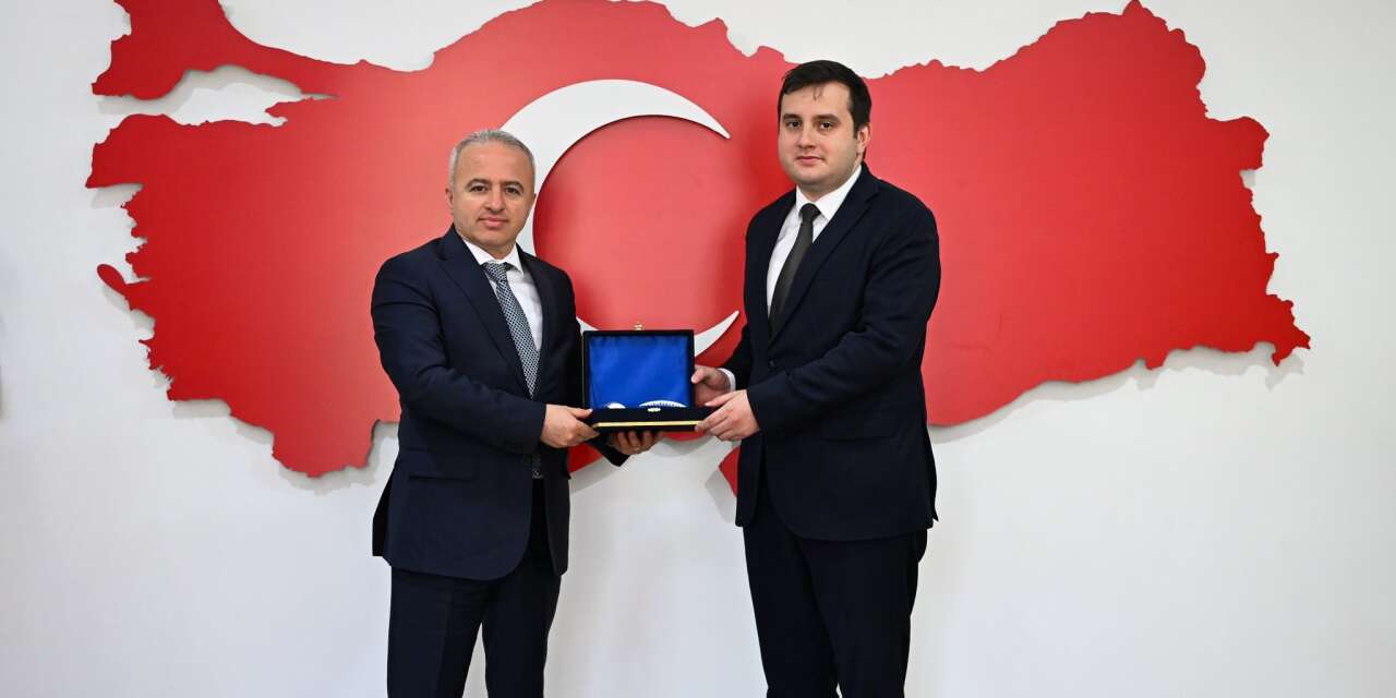 Hakkâri Adliyesinde görev değişimi öncesi veda ziyareti