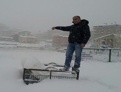 Zap spor kar engeline takıldı