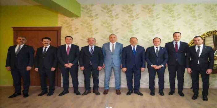 Vali Taşyapan Mesai Arkadaşlarıyla Vedalaştı