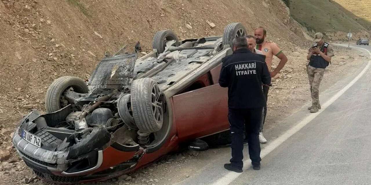 Hakkari'de trafik kazası 2 yaralı