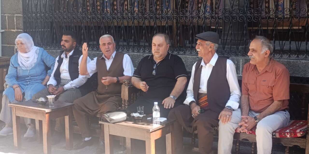 Tarihi konakta kültür mirası: Suriçi’nde Dengbêj sesleri yankılandı