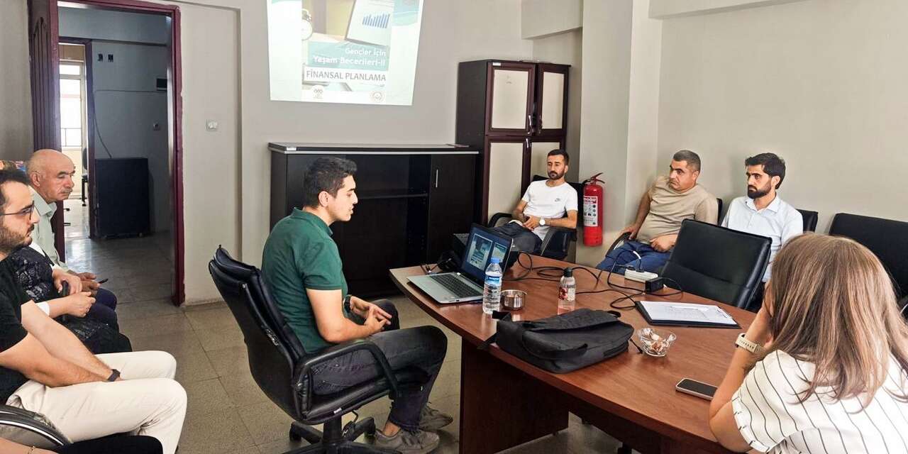 Sosyal hizmetler personeline finansal planlama eğitimi
